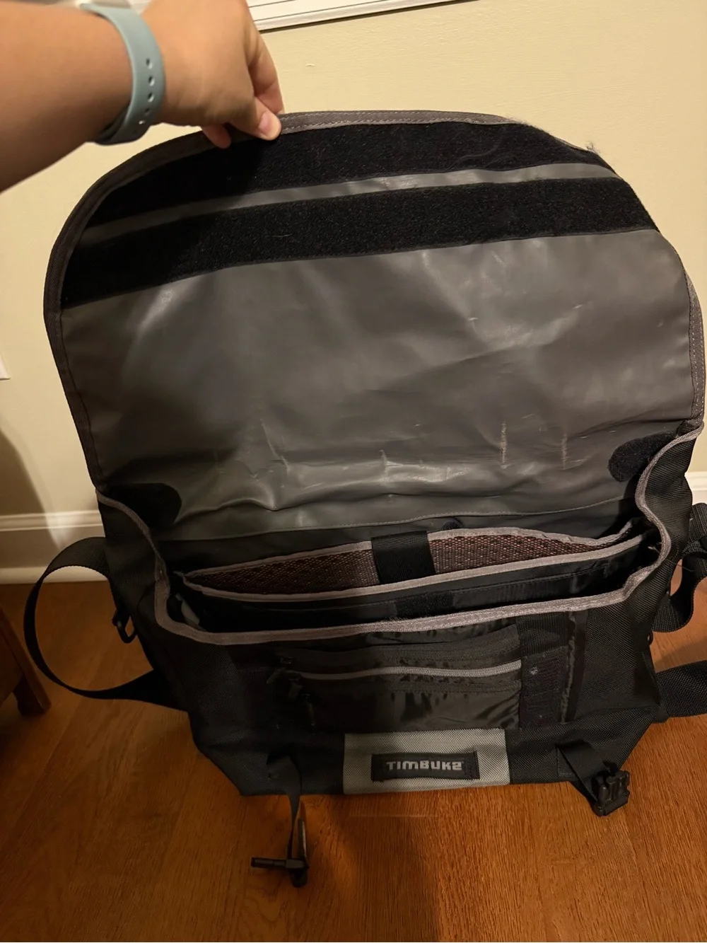 Timbuk2 Commute TSA Laptop Messenger Bag Black Gray Medium